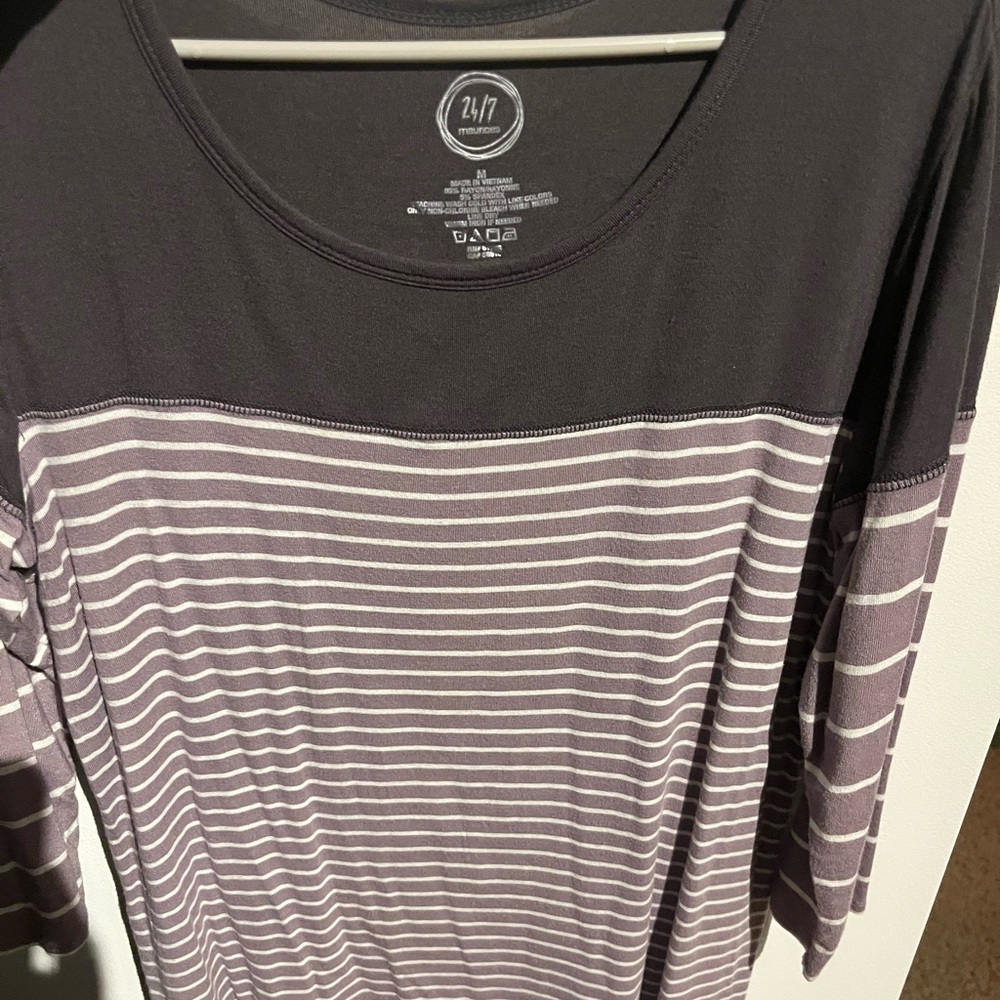 Maurice’s, Size M, Solid Grey Shoulders, Lavender Striped